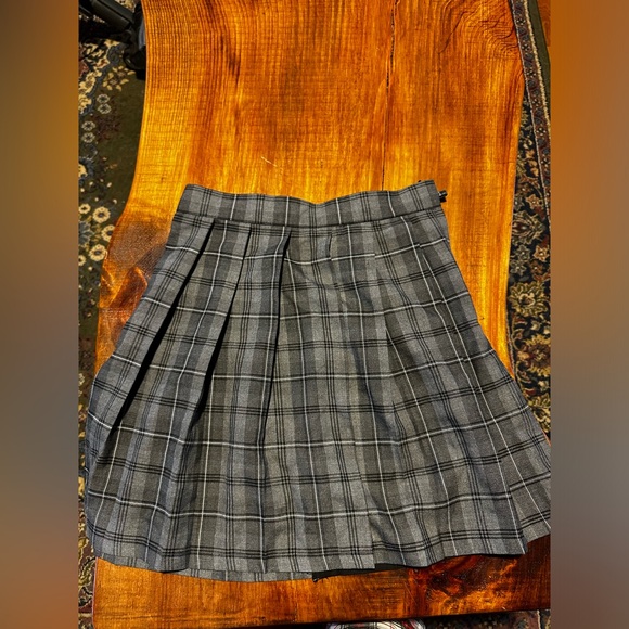 Love Too True Split Goth Skirt - NWT - US 6 - Picture 3 of 5